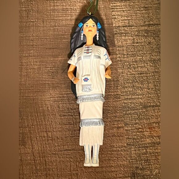 1996 Native American Barbie hallmark ornament - Picture 3 of 6